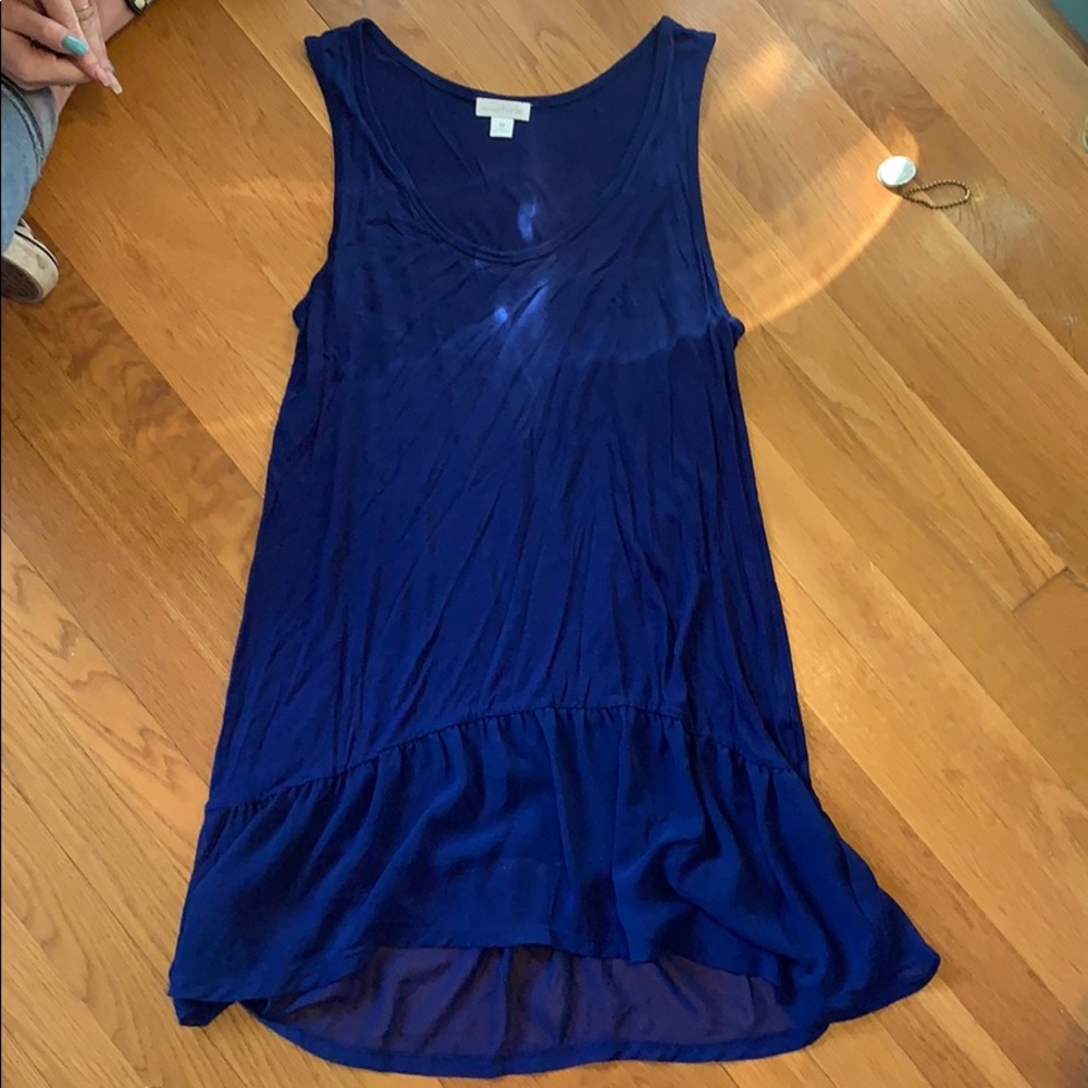 blue tank top